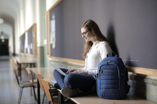 Laptop dla ucznia na rok szkolny 2026/2027: na co naprawdę wydać pieniądze